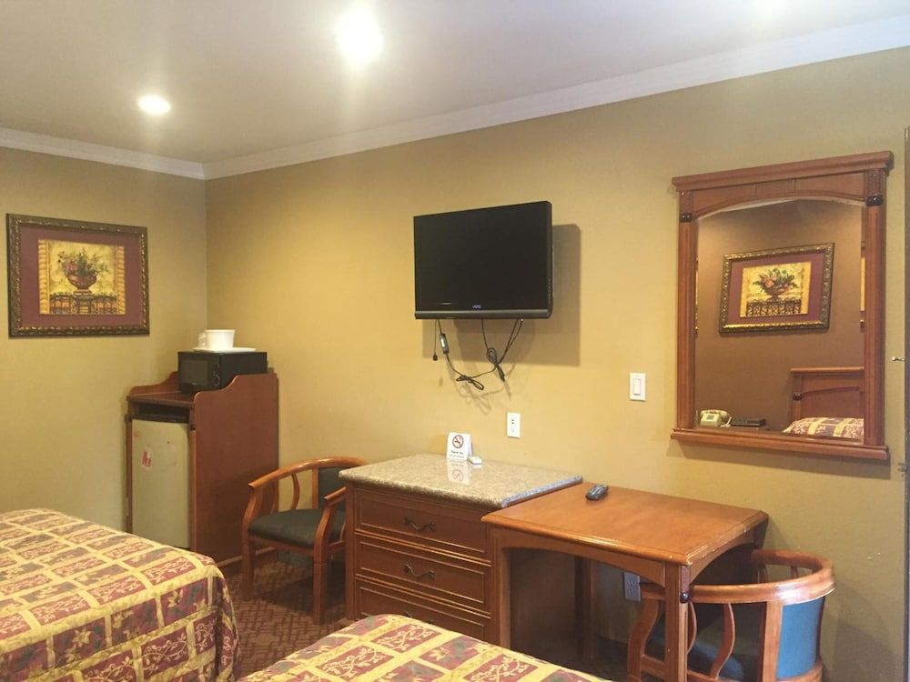 Beverly Inn Standard Double Room, Non Smoking 11