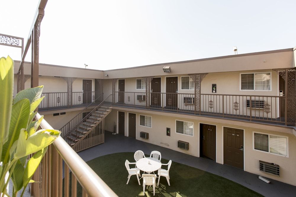 undefined Beverly Inn