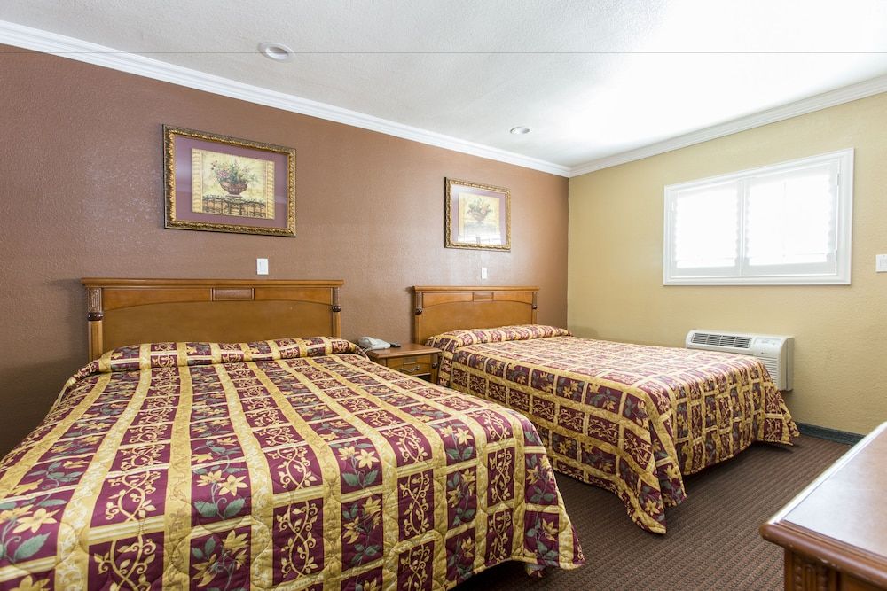 Beverly Inn Standard Double Room, Non Smoking 2