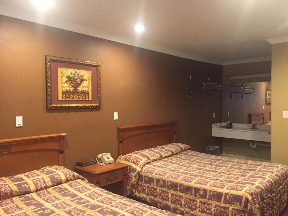 Beverly Inn Standard Double Room, Non Smoking 6