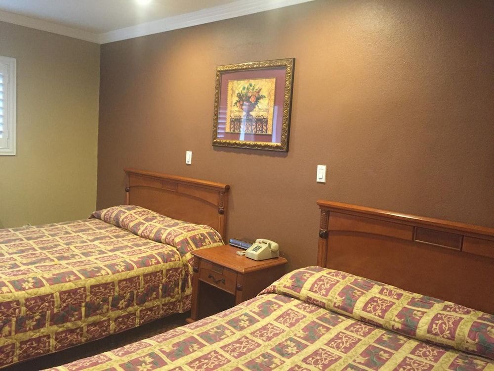 Beverly Inn Standard Double Room, Non Smoking 5