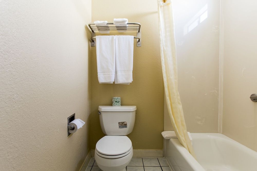 Beverly Inn Standard Double Room, Non Smoking 7