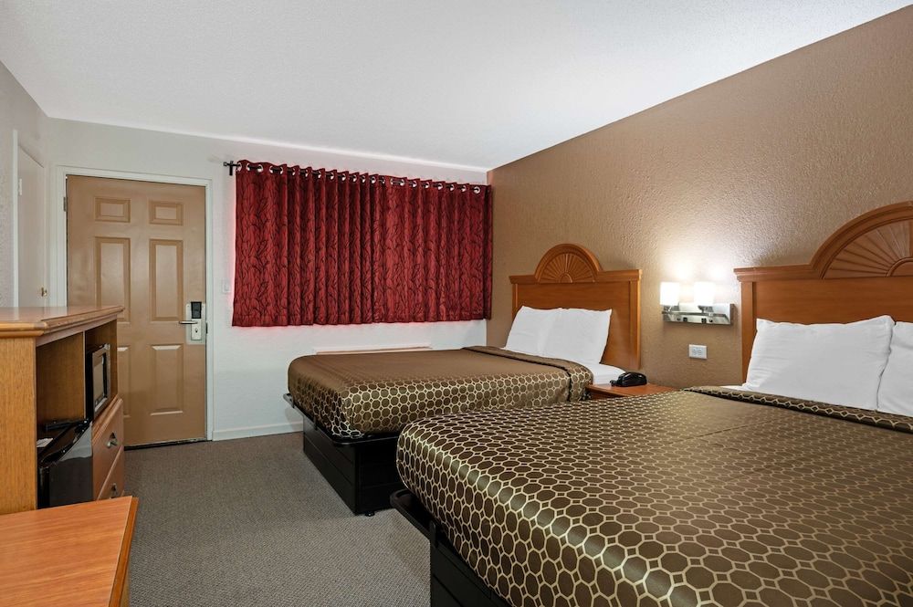 Standard Room, 2 Double Beds, Smoking