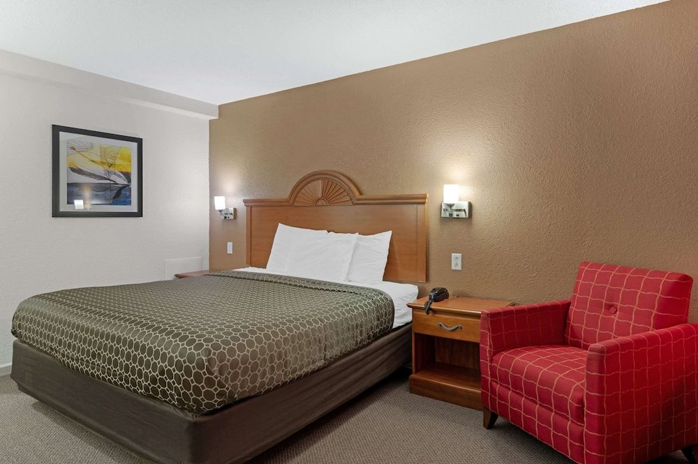 Standard Room, 1 King Bed, Non Smoking