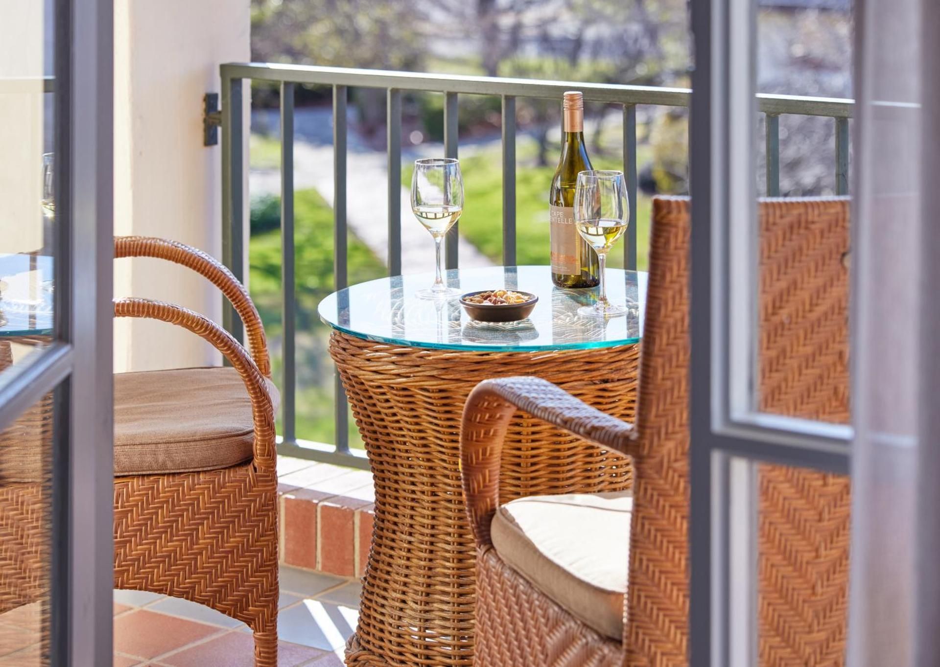 1 King Bed With Balcony