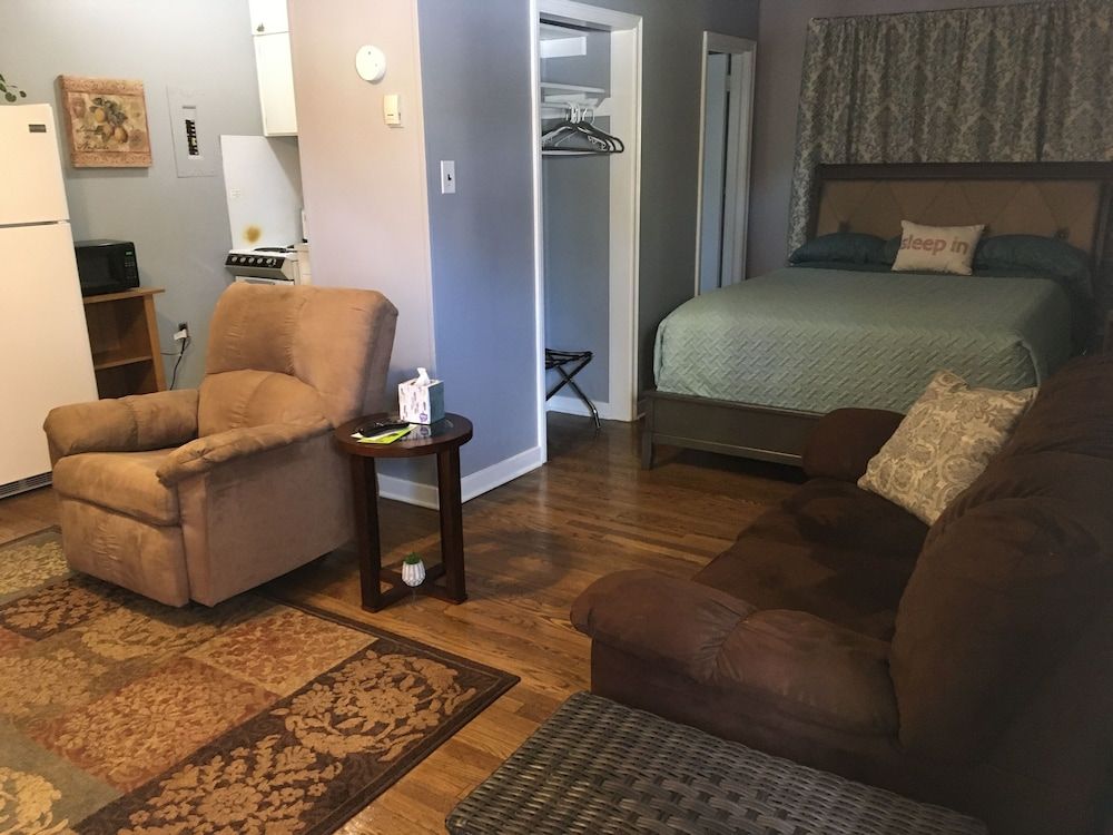 Room, 1 Queen Bed, Full Kitchen