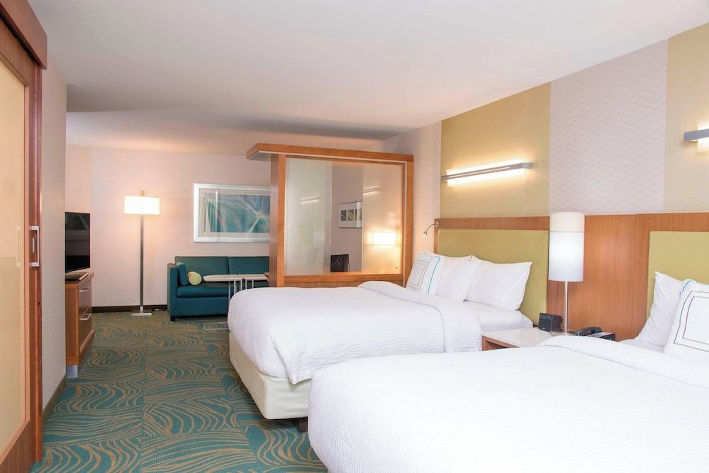 Suite, Multiple Beds (Hearing Accessible)