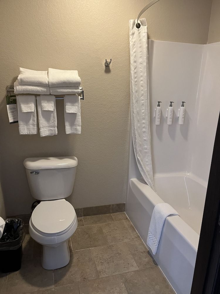 Cobblestone Inn & Suites - Denison - Oak Ridge Room, 2 Queen Beds, Non Smoking 10