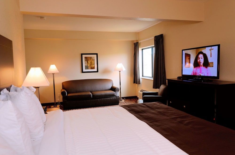 Suite, 1 King Bed with Jetted Tub, Non Smoking