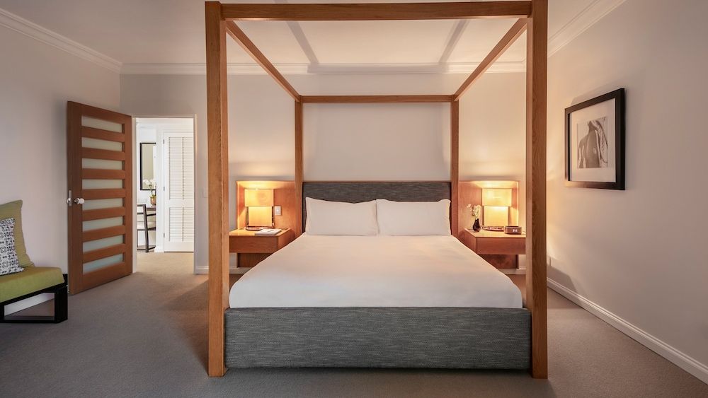 Suite, 1 King Bed (Manor)