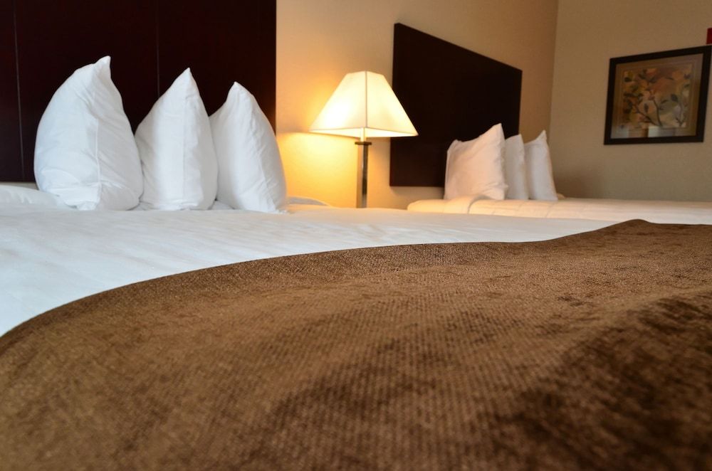 Cobblestone Inn & Suites - Clarion Studio, 2 Queen Beds, Non Smoking 2