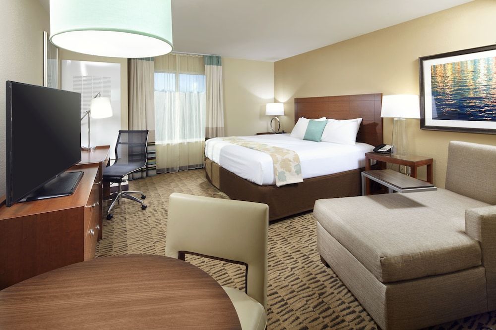 Suite, 1 Queen Bed with Sofa bed, Non Smoking, Kitchen (refrigerator)
