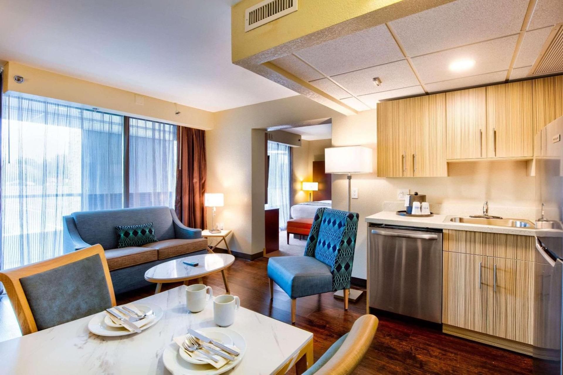 King Room with Living room - Non Smoking