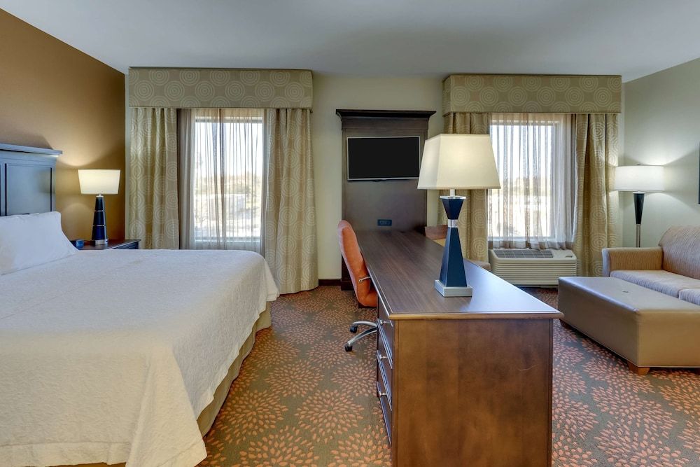 Studio, 1 King Bed, Kitchenette