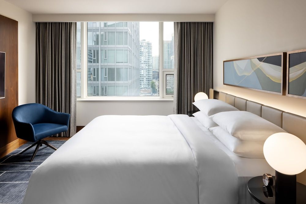 Park Hyatt Toronto Room, 1 King Bed, Accessible (Roll-in Shower)