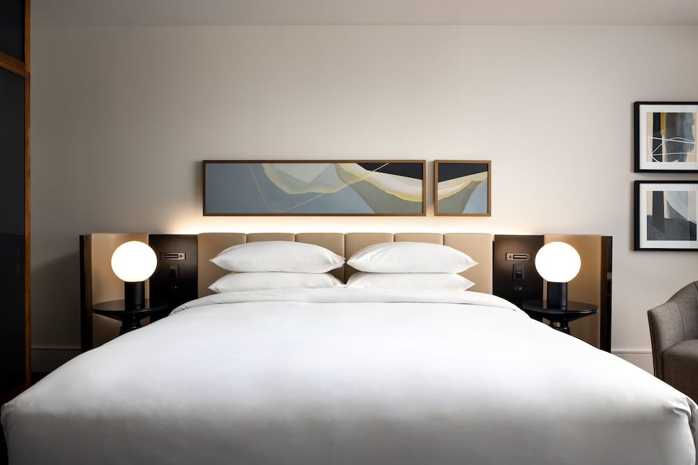 Park Hyatt Toronto Room, 1 King Bed, Accessible (Roll-in Shower) 2