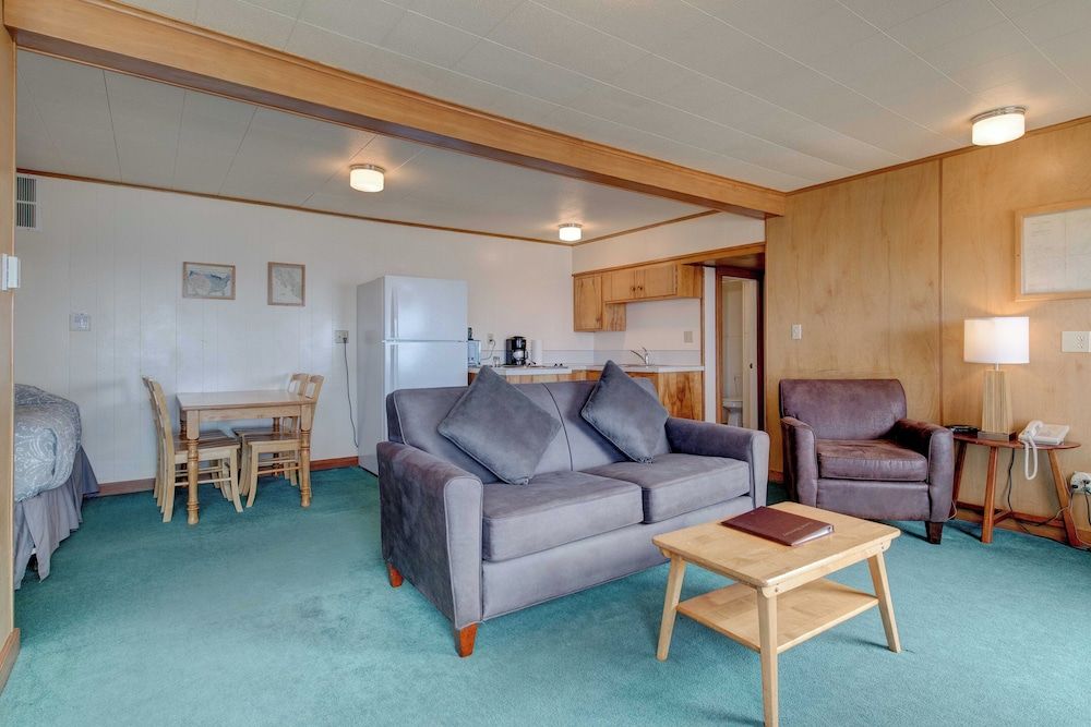 Ester Lee Oceanview Inn Family Oceanview Cottage, 1Bdrm Kitchen max3 2