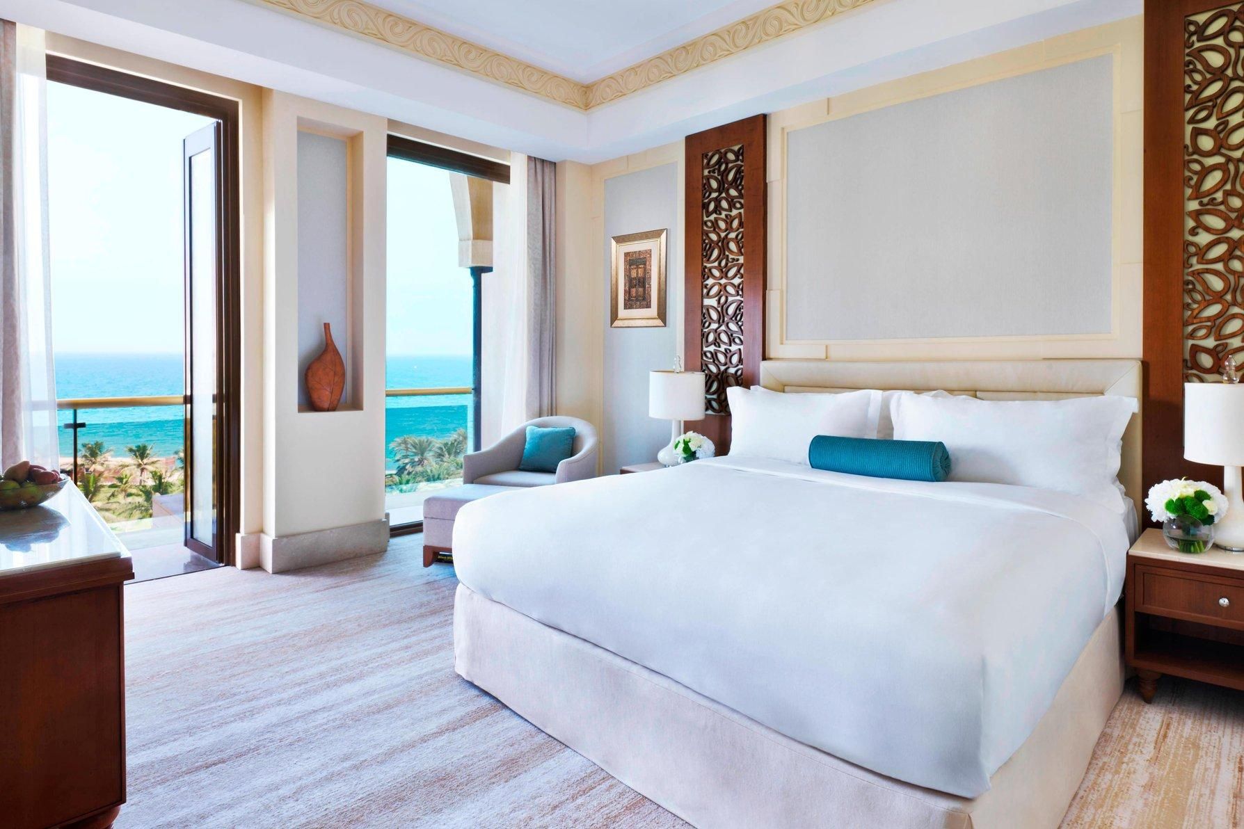 Executive, Suite, 1 King, Sea view, High floor, Balcony