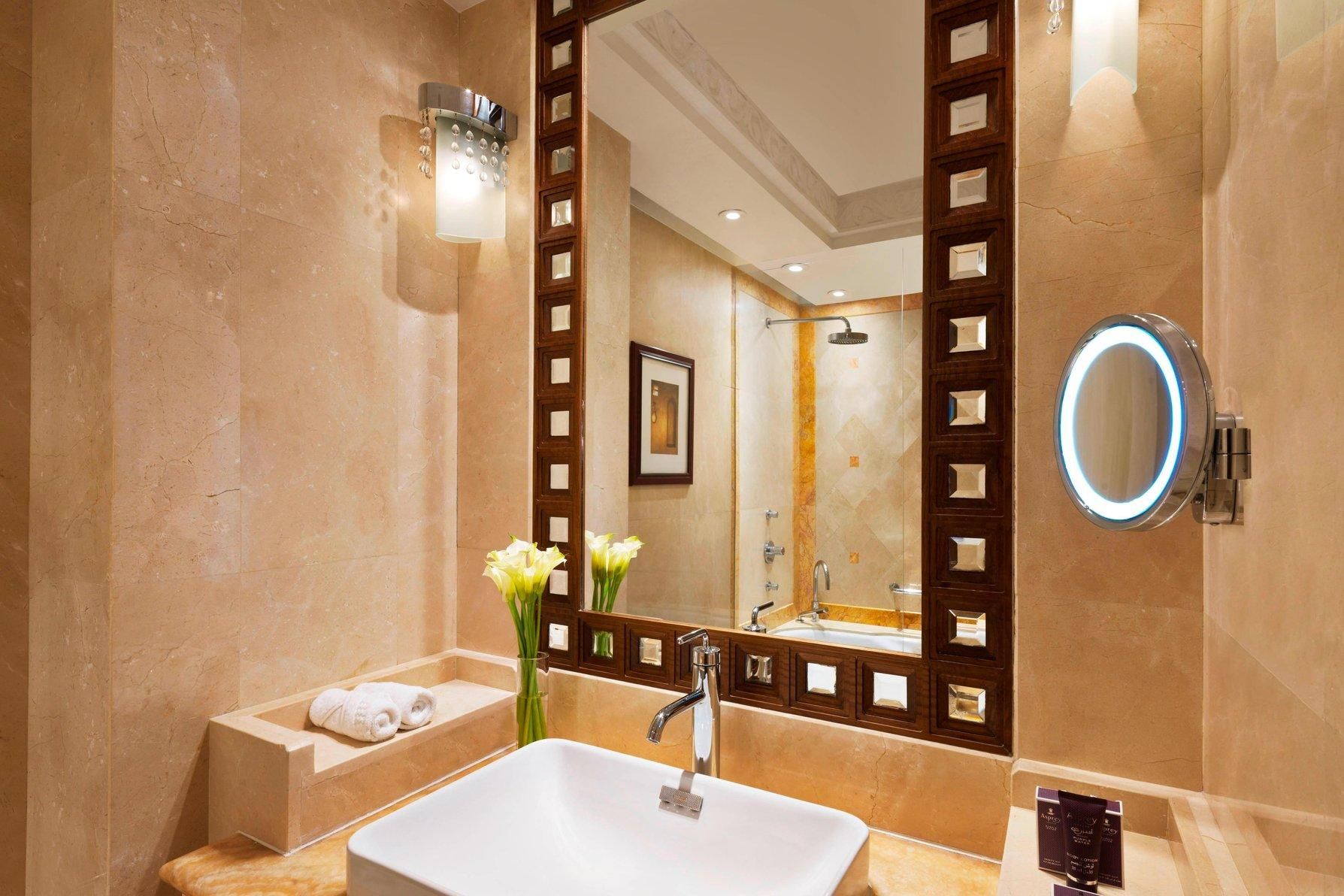Deluxe Guest room, 1 King, Sea view, High floor, Balcony