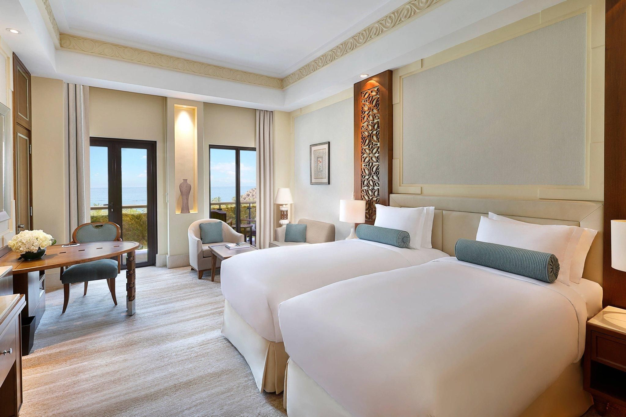 Deluxe Guest Room, 2 Twin, Sea View, High Floor, Balcony