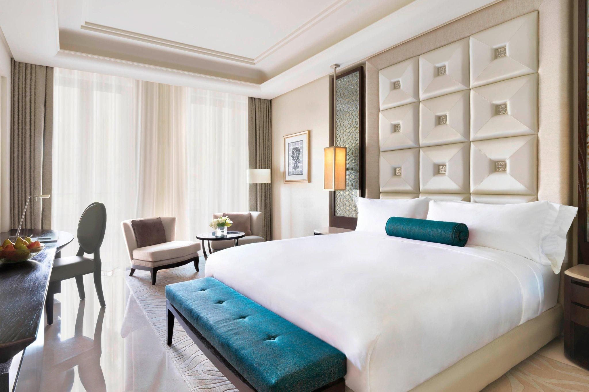 Deluxe Guest room, 1 King, Garden view, Mid floor, Balcony