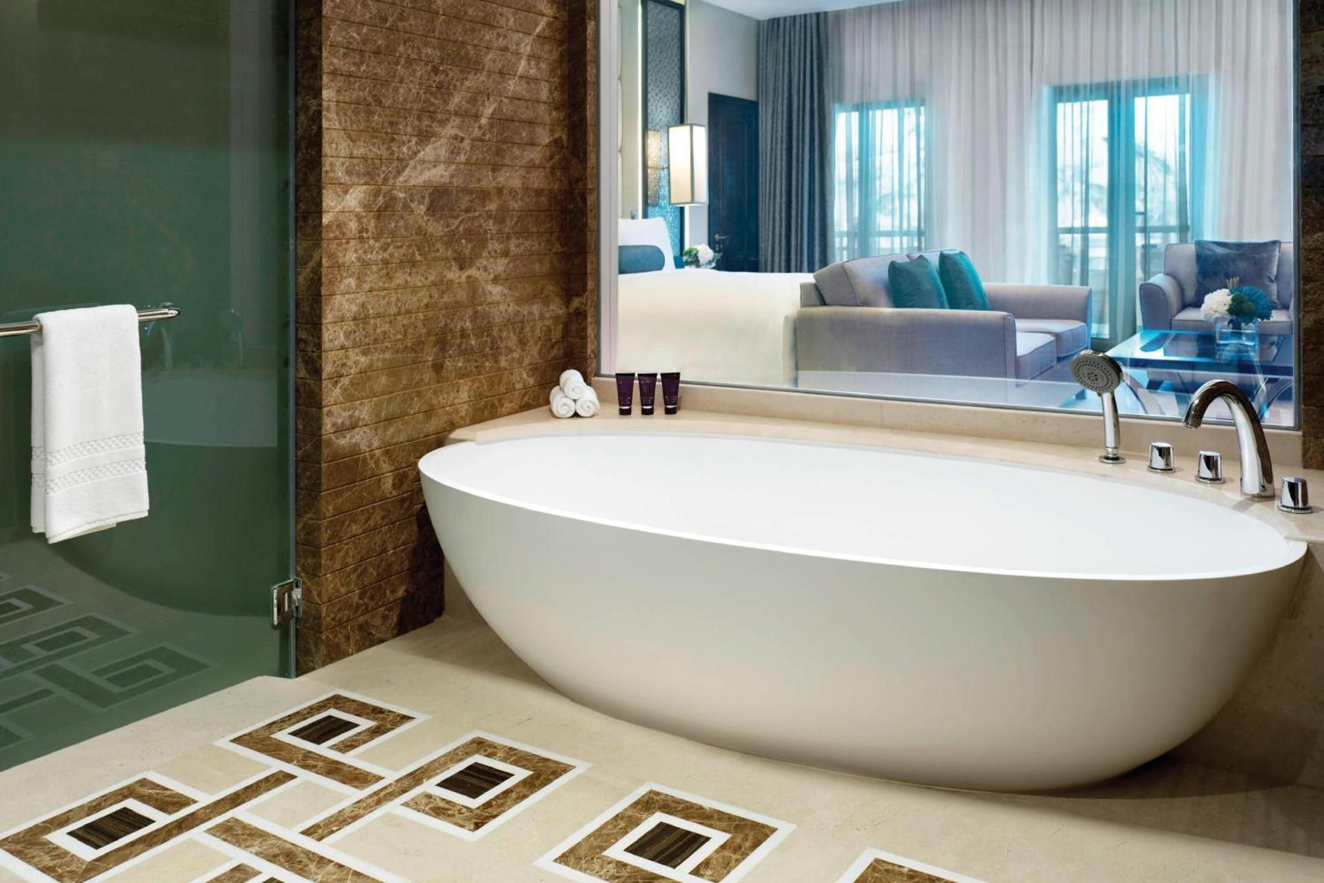 Junior, Suite, 1 King, Resort view, Mid floor, Balcony