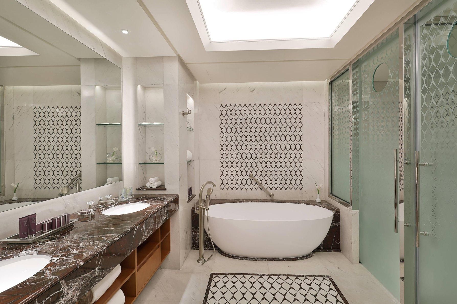 2 Bedroom Presidential Suite, Bedroom 1: 1 King, Bedroom 2: 2 Twin, Sea View, Top Floor, Balcony