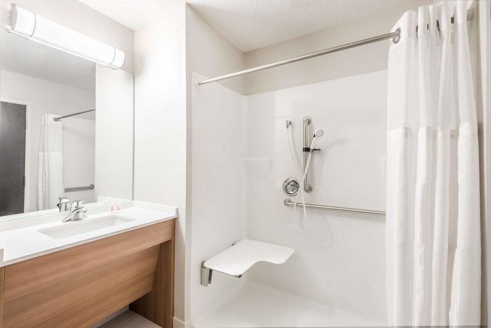 Suite, 1 Queen Bed with Sofa bed, Accessible, Non Smoking