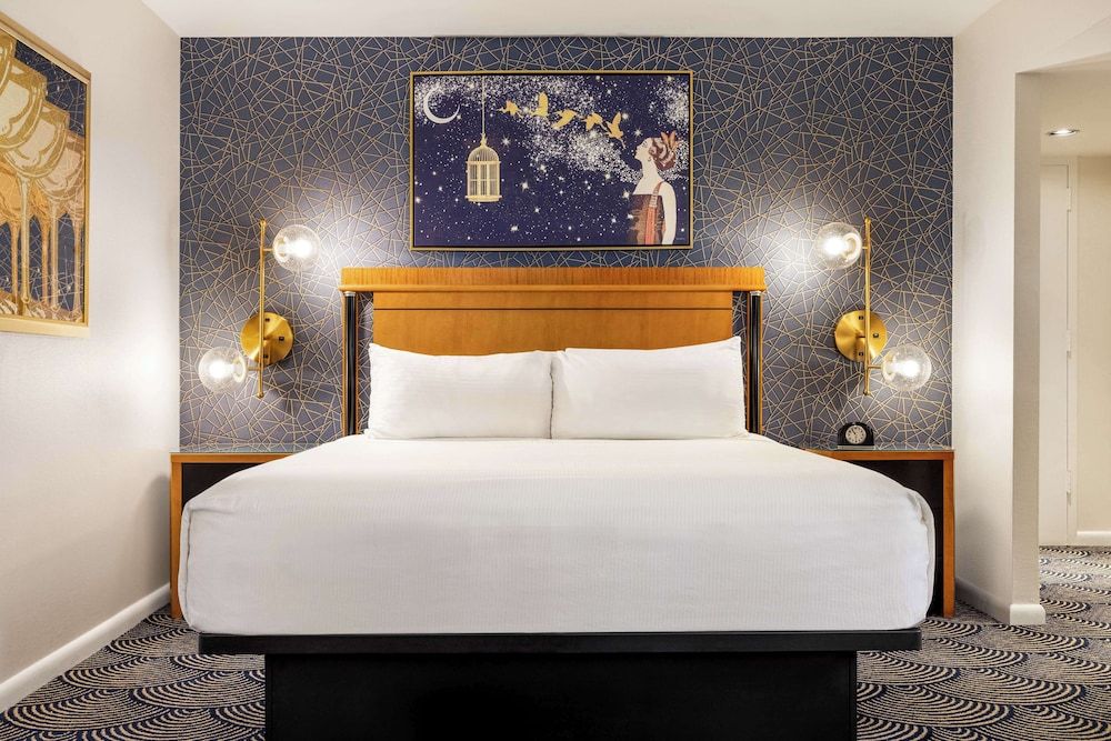 Suite, 1 King Bed, Non Smoking, Refrigerator & Microwave