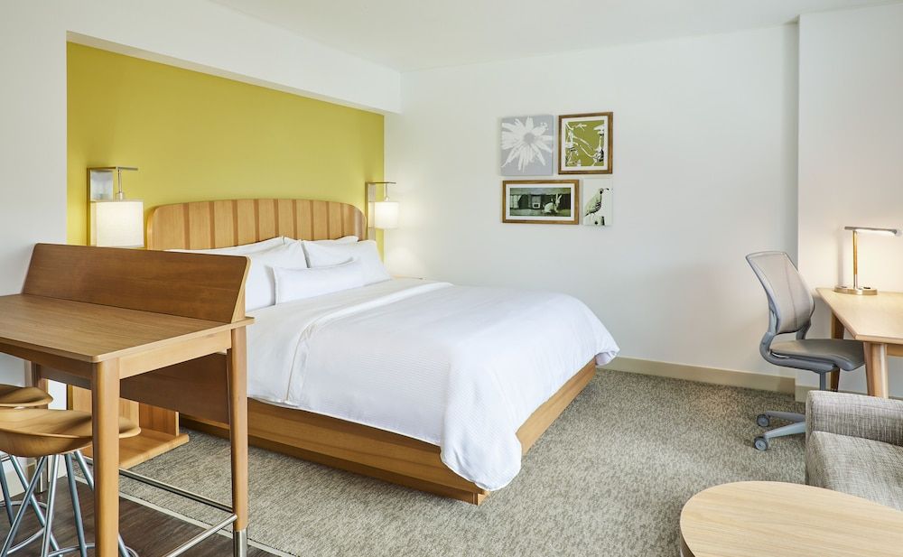 Element Austin Downtown Room, 1 King Bed, Non Smoking 2