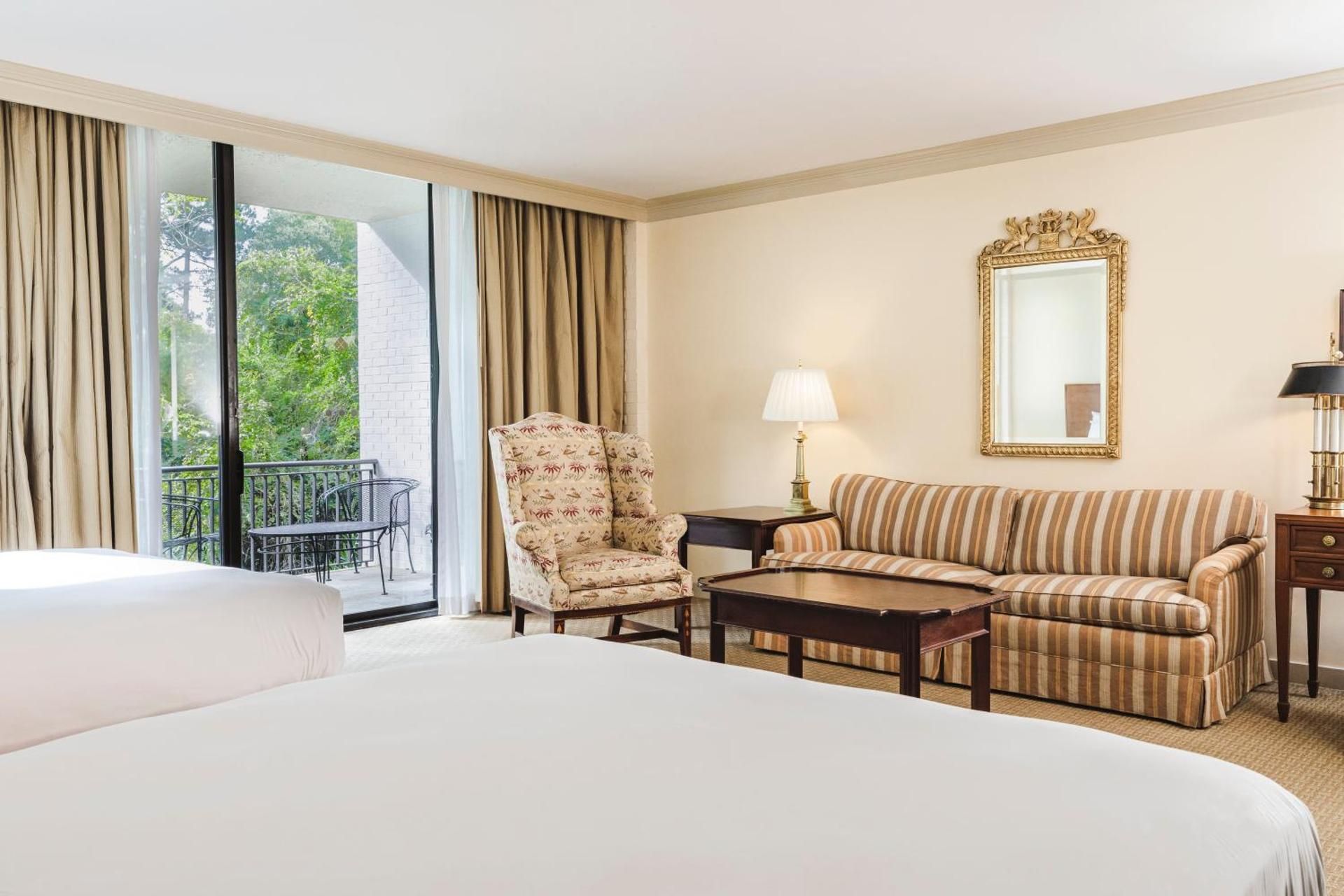 Deluxe Queen Room