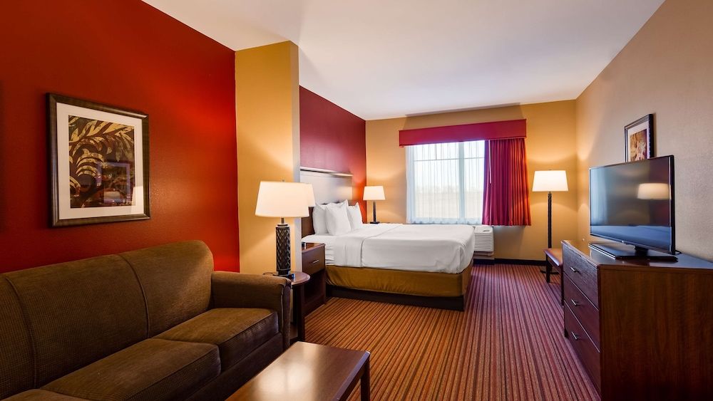 Suite, 1 King Bed with Sofa bed, Accessible, Non Smoking (with Sofabed)