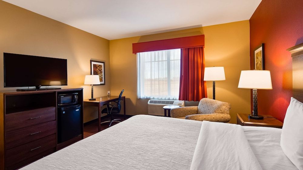 Standard Room, 1 King Bed, Accessible, Non Smoking