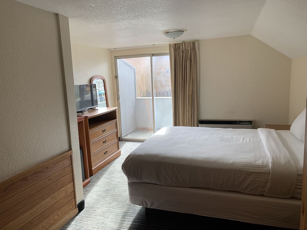 Belle Aire Motel Room, 1 Queen Bed