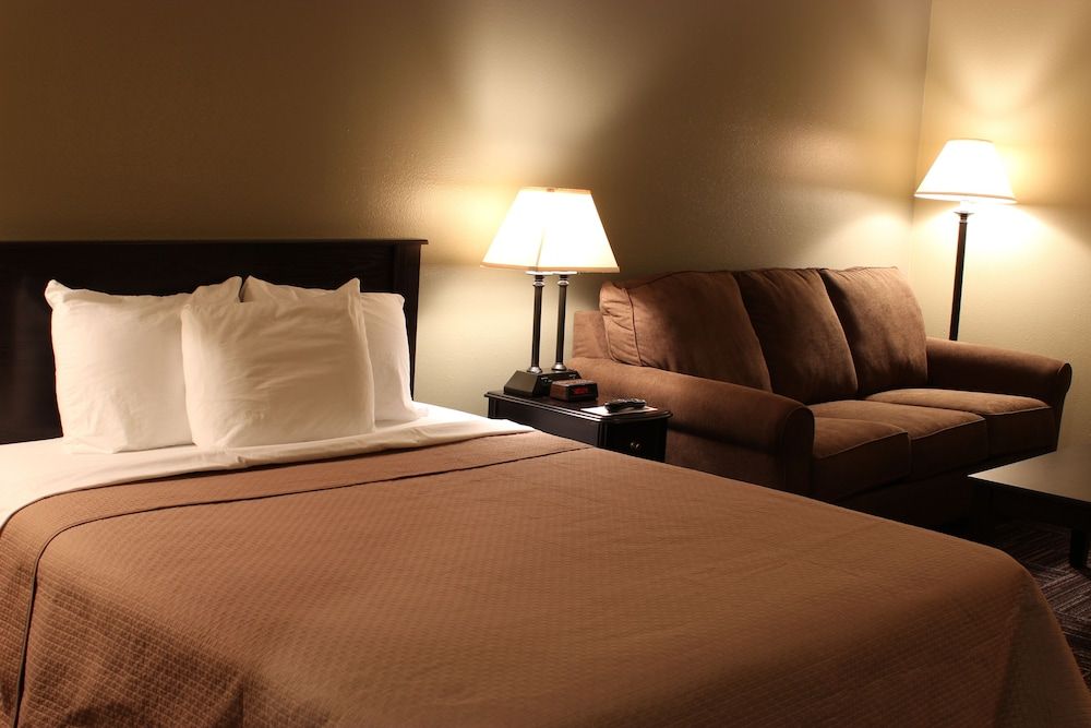 Sunlac Inn Devils Lake Superior Double 2