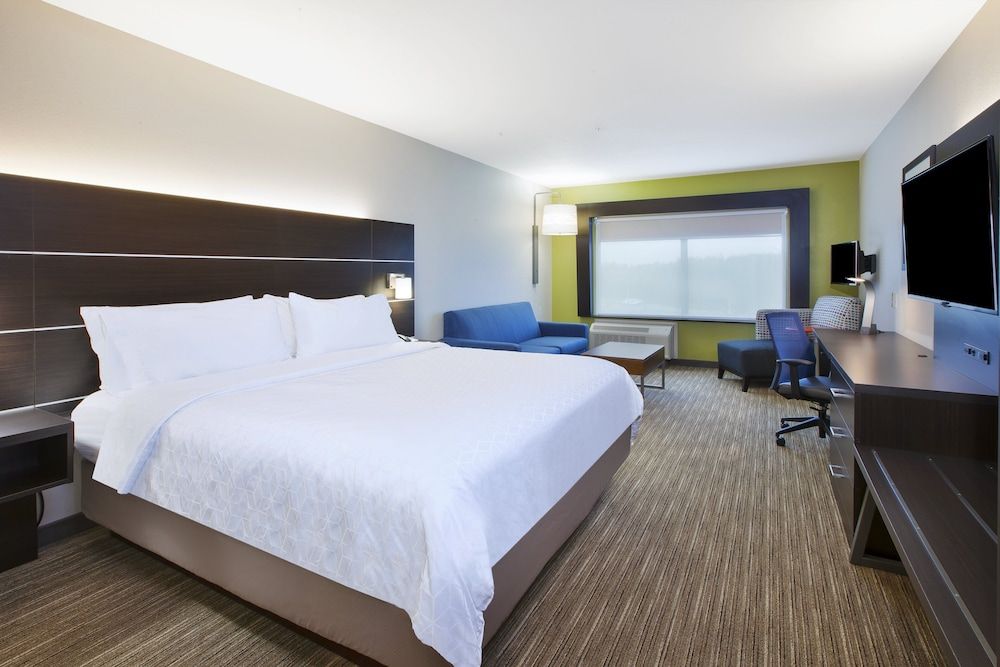 Suite, 1 King Bed, Accessible Bathtub (Mobility)