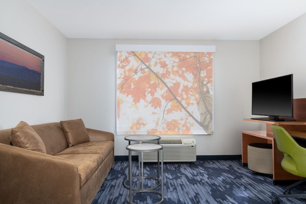 Suite, 1 King Bed, Non Smoking