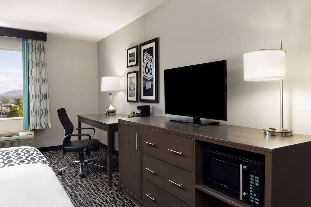 La Quinta Inn & Suites by Wyndham Williams-Grand Canyon Area Room, 1 King Bed, Non Smoking 7