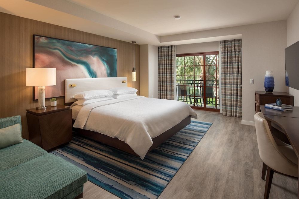 Traditional Room, 1 King Bed, Non Smoking, Balcony