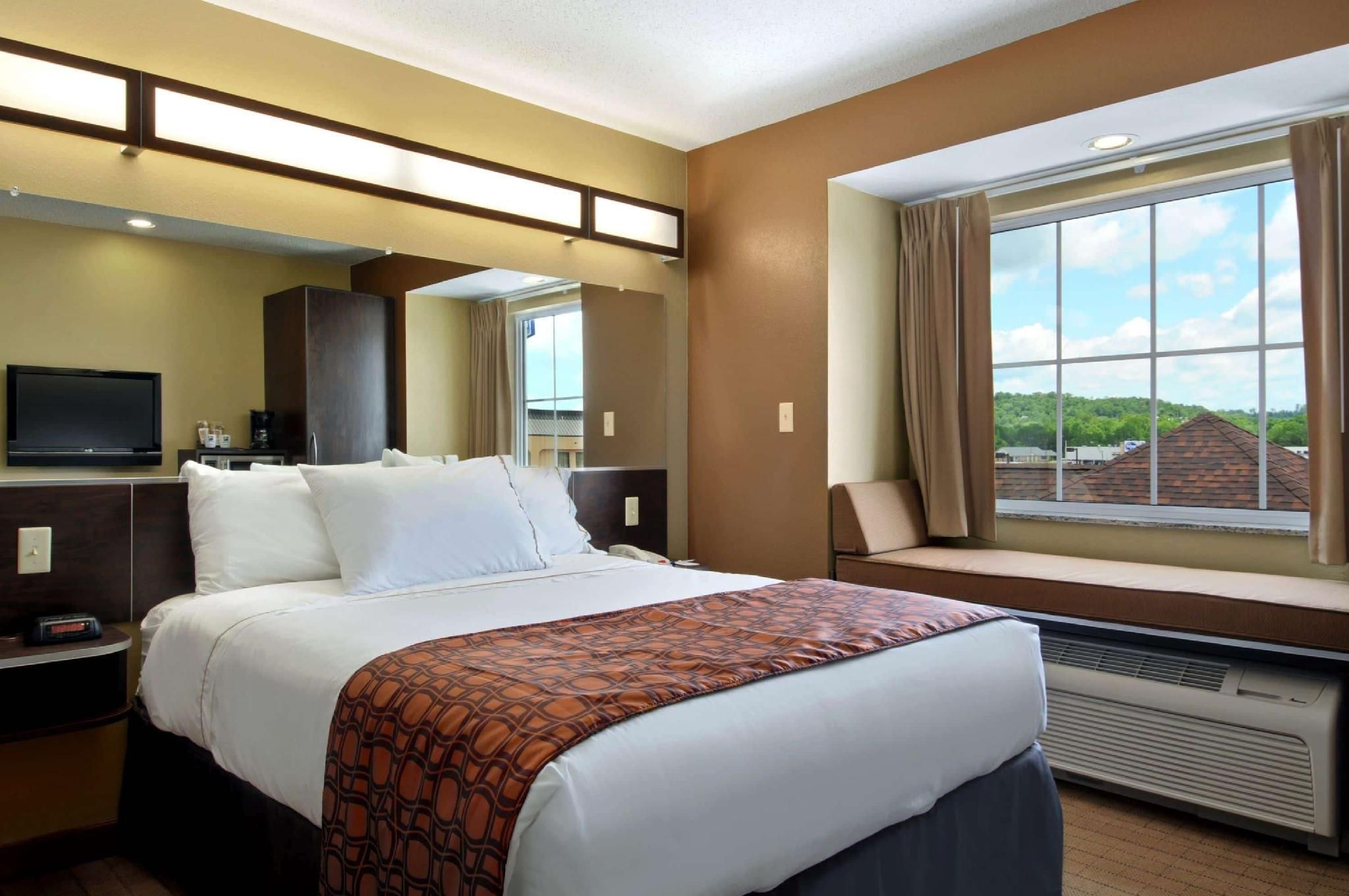 1 Queen Bed Non-Smoking