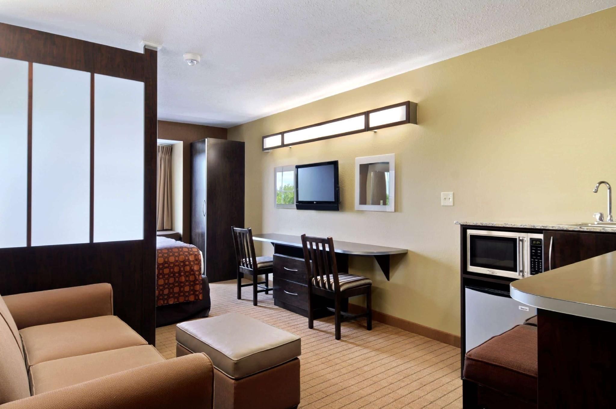1 Queen Bed, Studio Suite, Non-Smoking