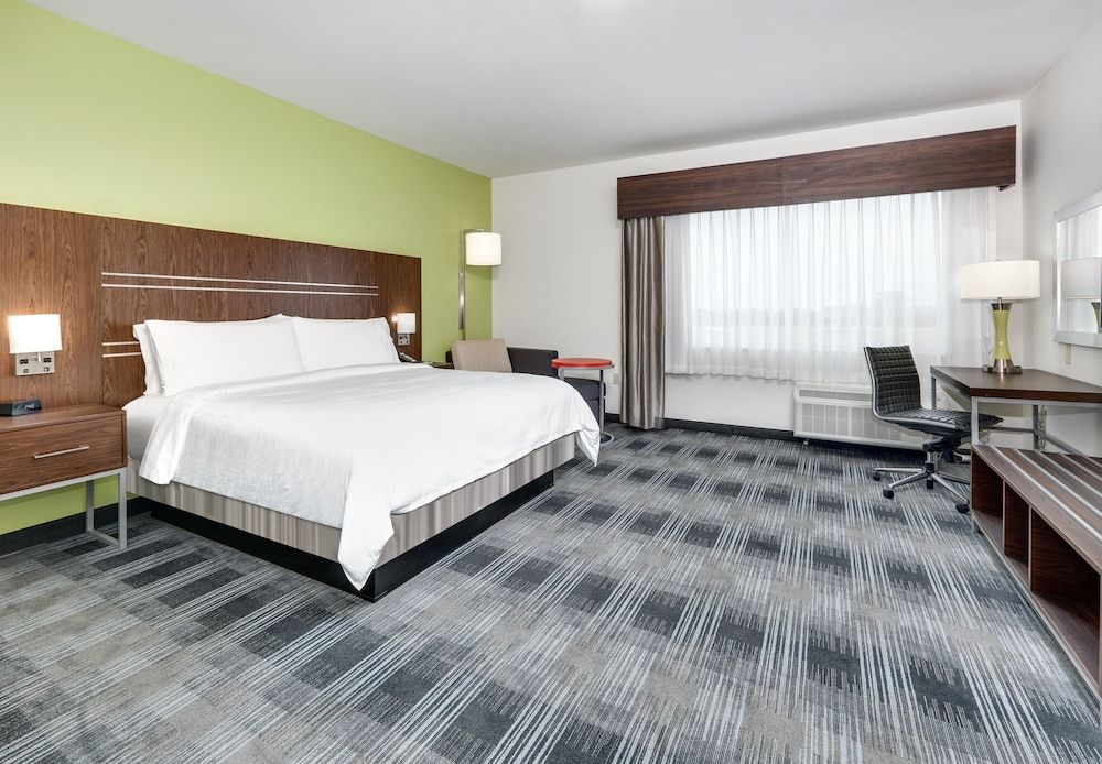 Suite, 1 King Bed, Accessible (Communication)