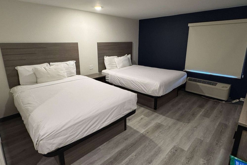 Room, 2 Queen Beds, Non Smoking (Efficiency)