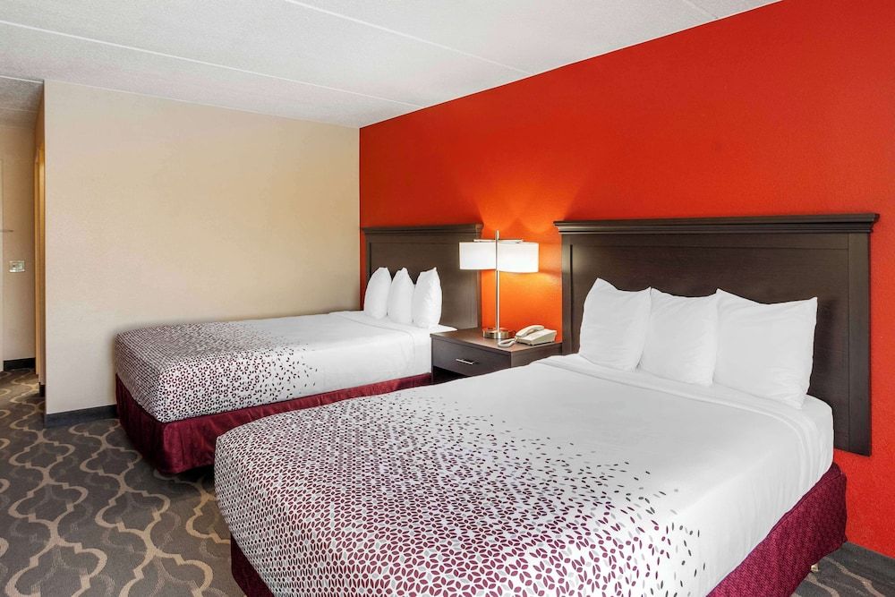 Standard Room, 2 Double Beds, Non Smoking (Larger Room;No Pets in room type)