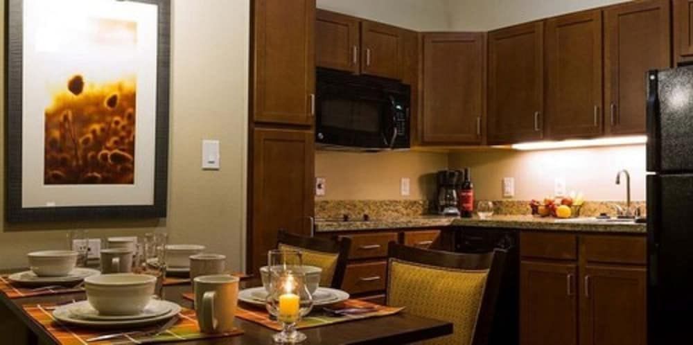 Teddy's Residential Suites New Town Deluxe Suite, 1 Bedroom 4