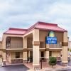 Days Inn & Suites by Wyndham Warner Robins Near Robins AFB