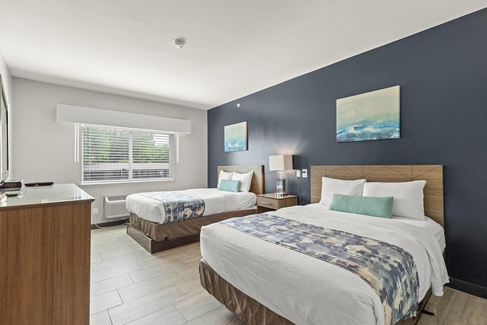 Room, 2 Queen Beds, Accessible, Non Smoking (Mobility,Hearing,Roll-In Shower)