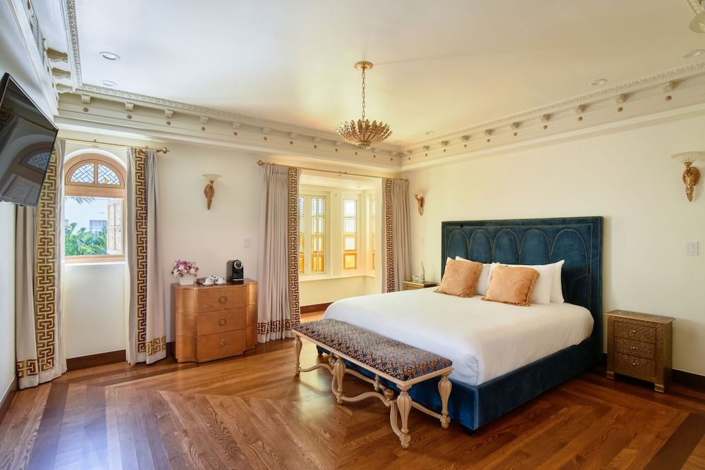 The Villa Casa Casuarina Premier Suite, Non Smoking, City View 3