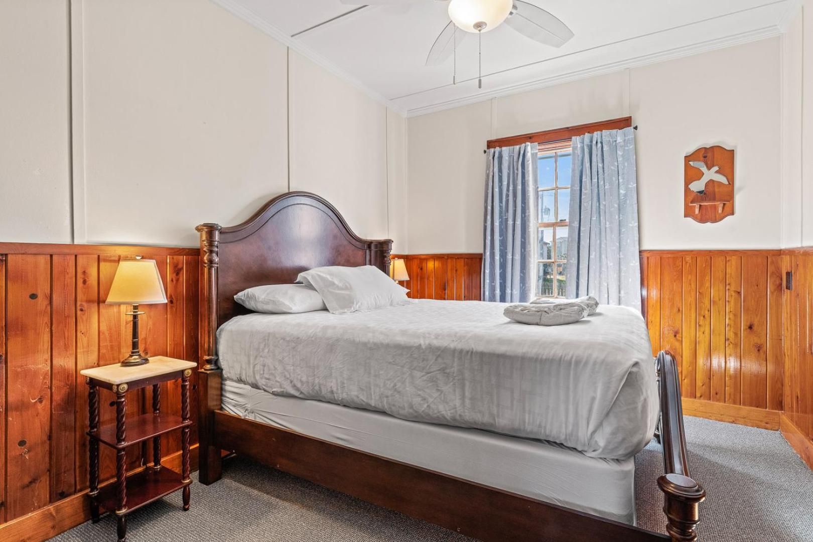 Nags Head Beach Inn by KEES Vacations Standard Queen Room 2