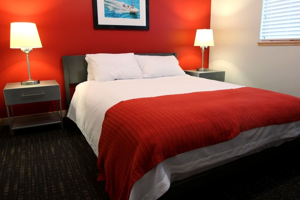 Eddy's Resort Cabin, 3 Bedrooms, Kitchen, Lake View